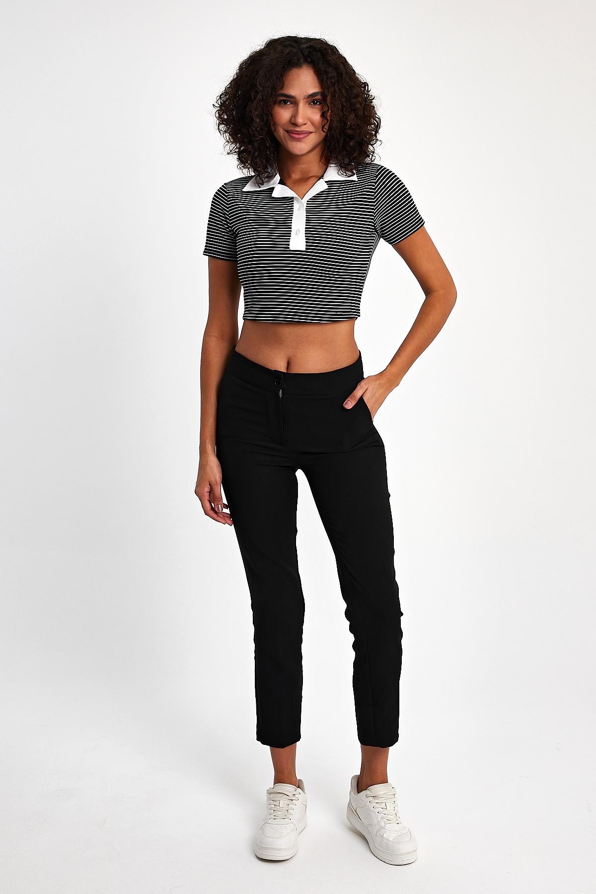 Kadın Çizgili Polo Yaka Crop Bluz Esnek Kumaş Siyah Beyaz Kısa Kollu BluzİHRAÇ PAZARIBluz-Crop