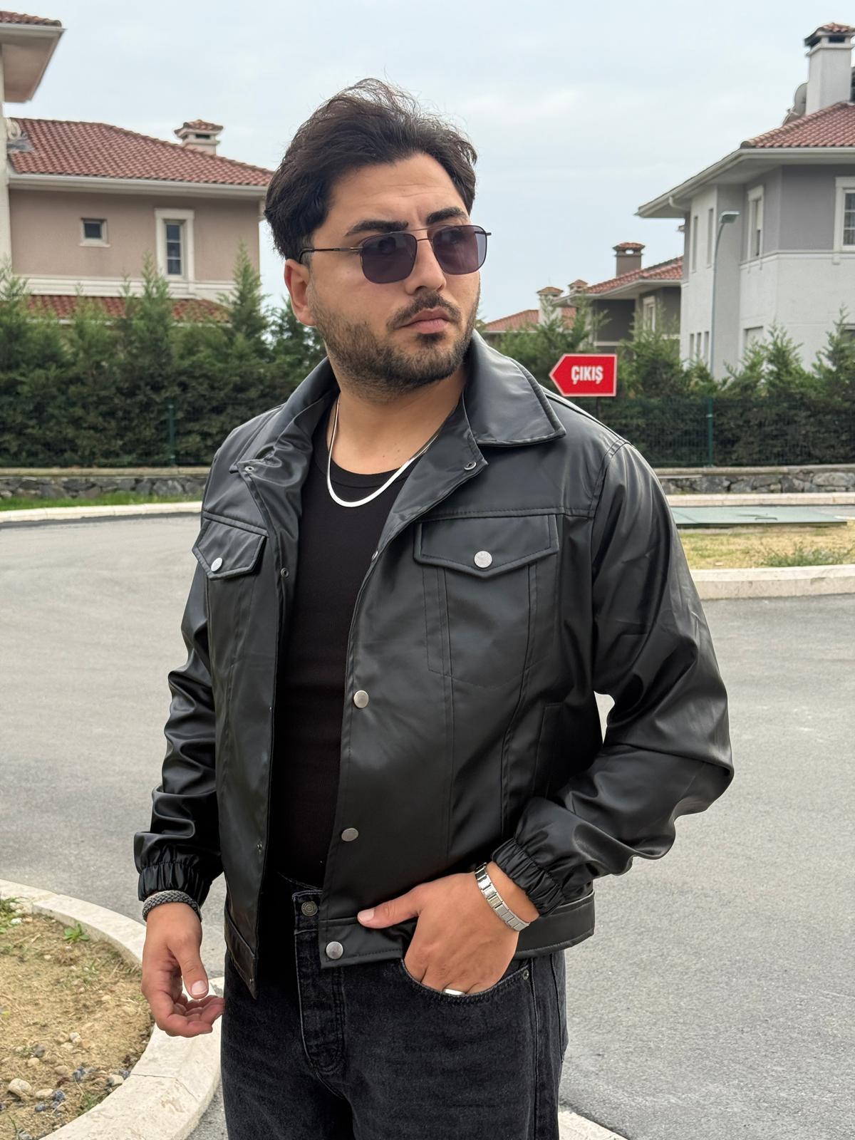 Üst Cep Kapaklı Deri Ceket Siyah
