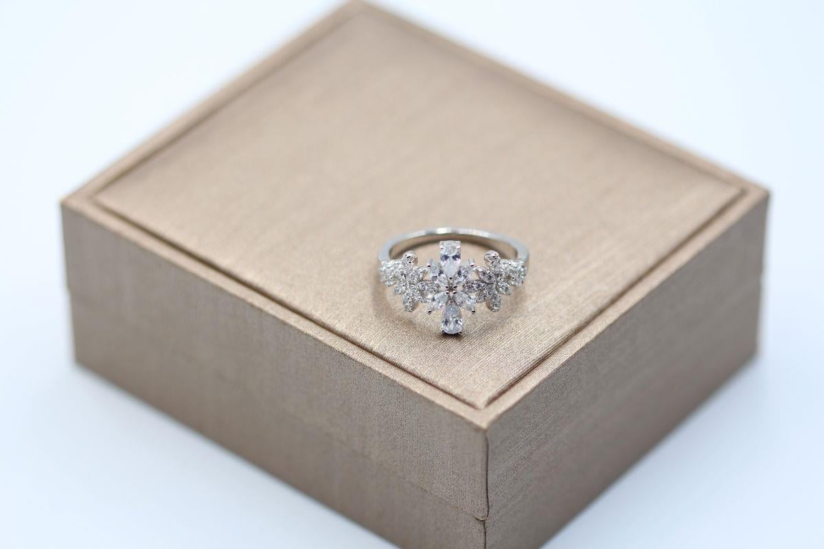 Gümüş Taşlı Yüzük