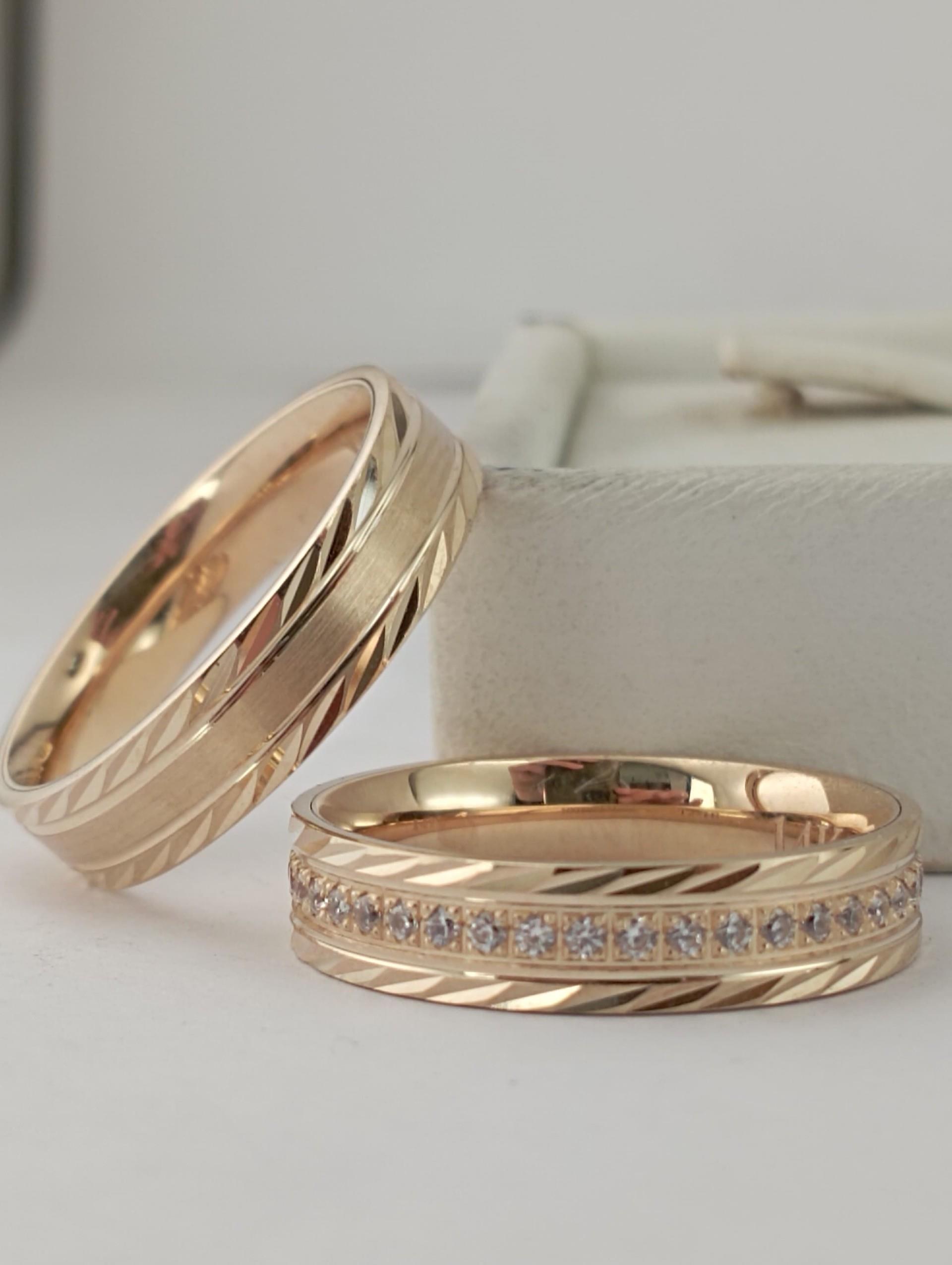 Taşlı Desenli Alyans