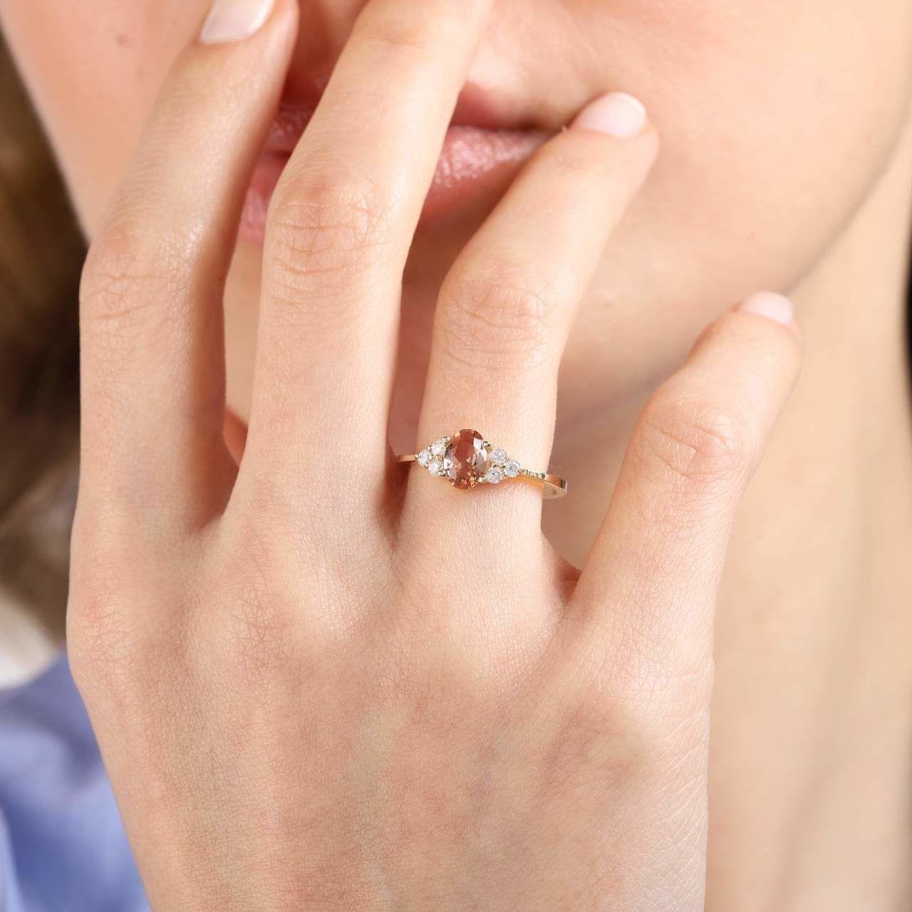 Altın minimal yüzükler