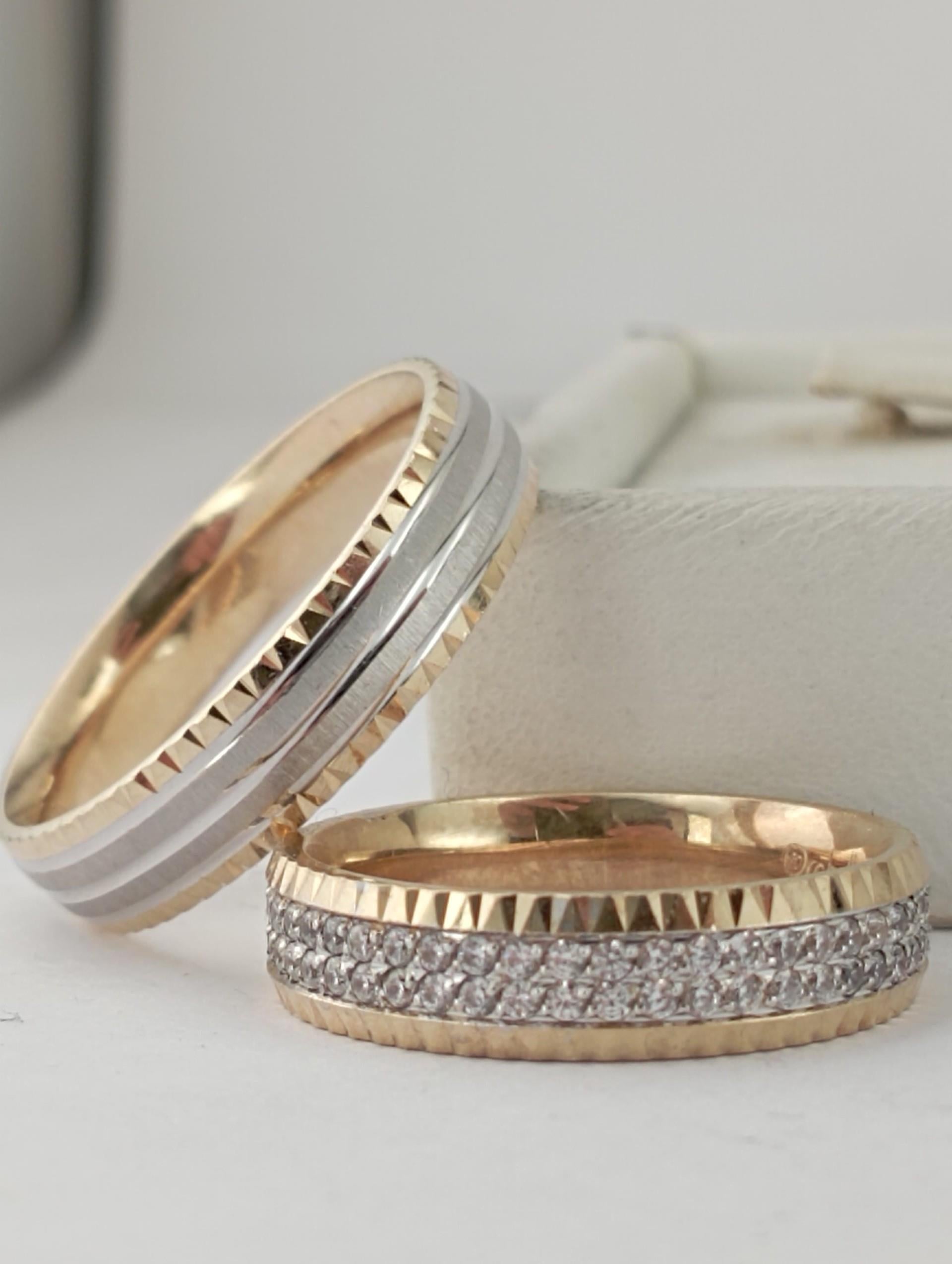 Taşlı lazer işlemeli Alyans