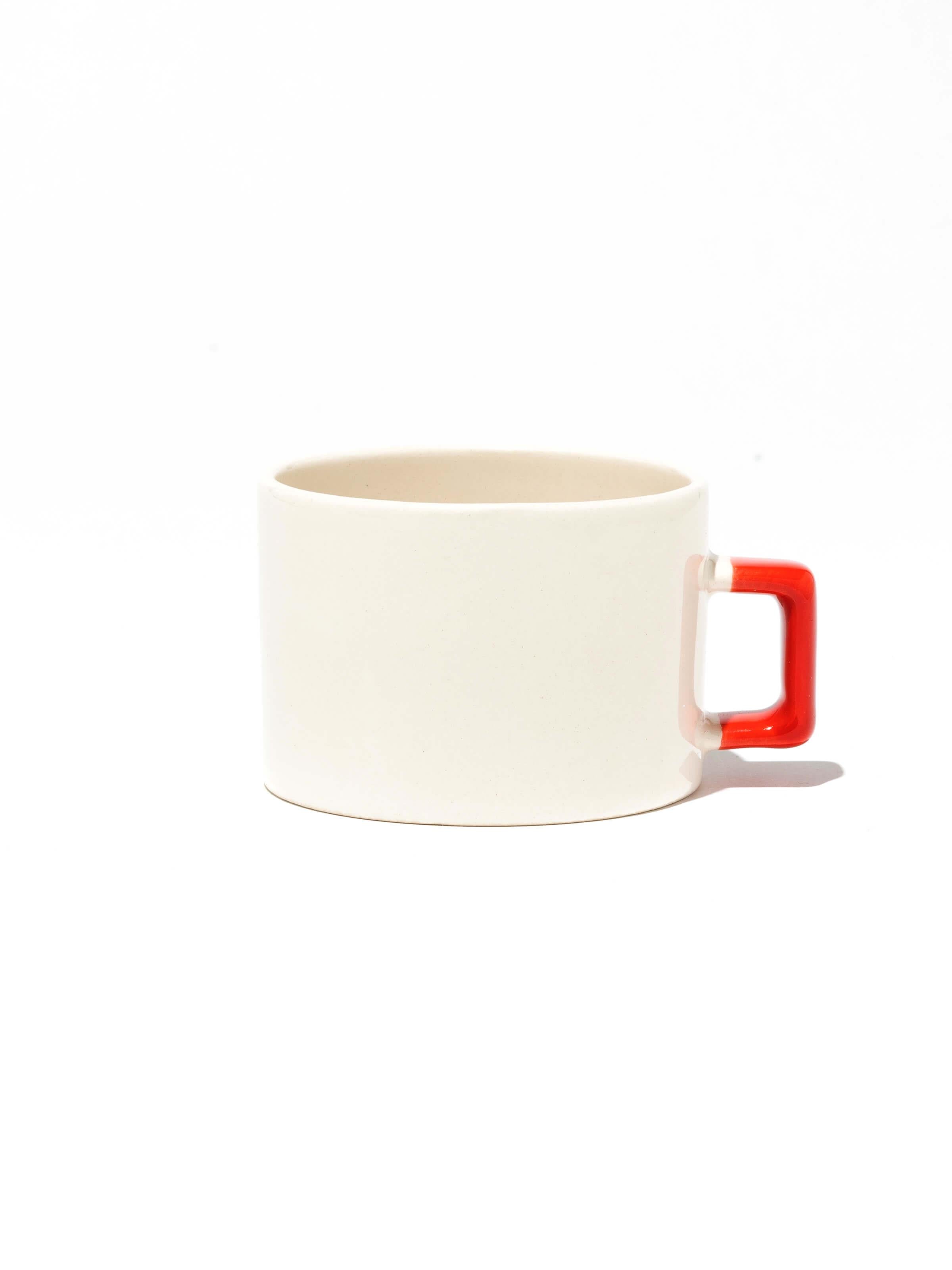 Kulpu Kırmızı Nescafe Fincanı