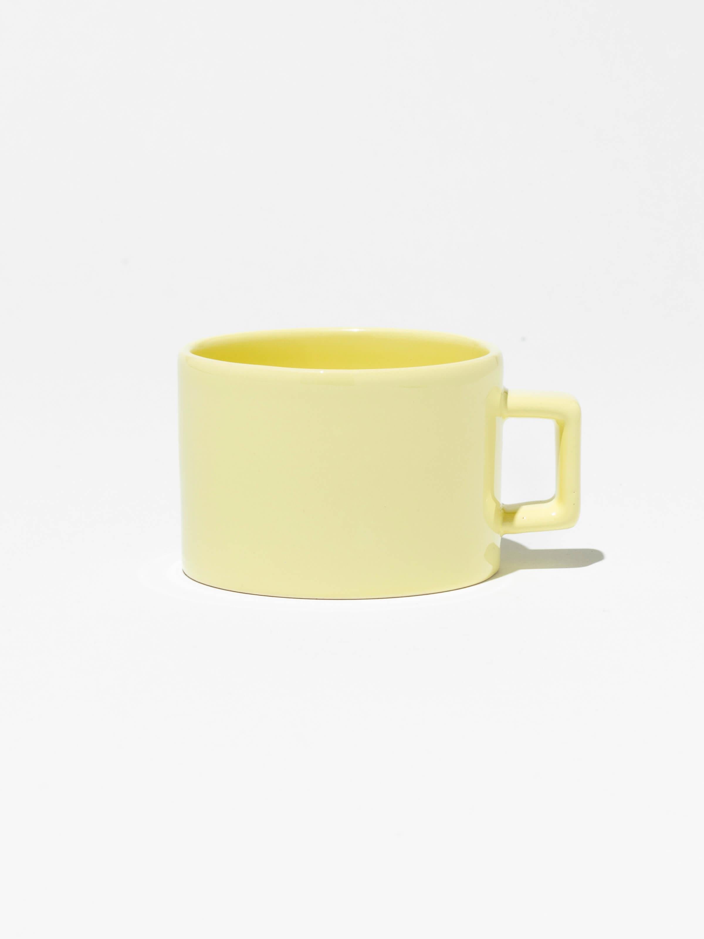 Pastel Sarı Nescafe Fincanı