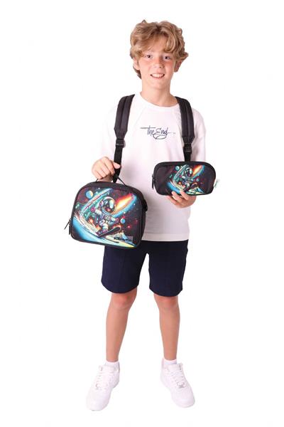 Kaukko Kids Dört Bölmeli Okul Çantası + Beslenme +Kalemlik Seti (Kayak Yapan Astonot - Erkek Çocuk - Siyah)