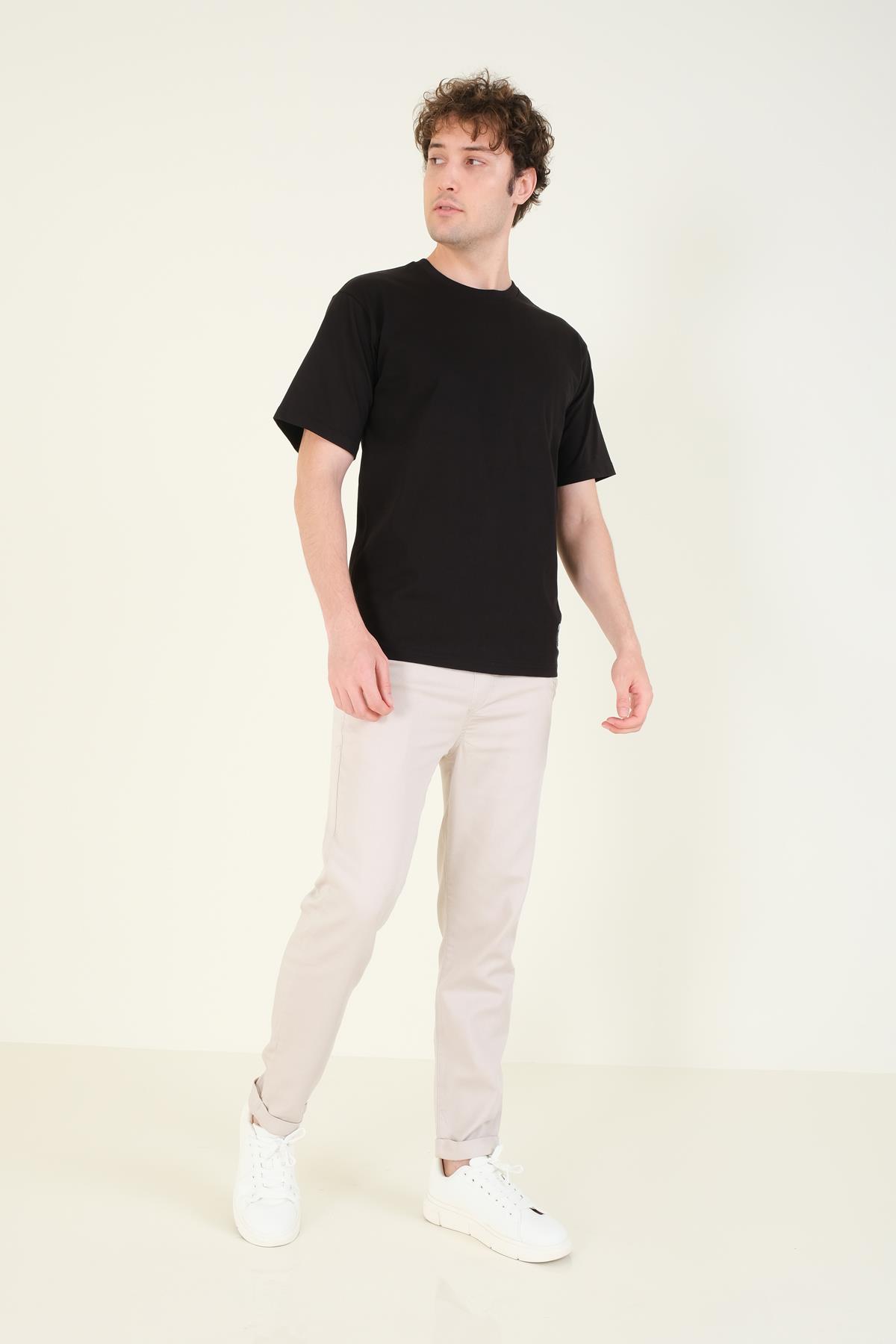 Erkek Sıfır Yaka Oversize Nakışlı T-Shirt Siyah