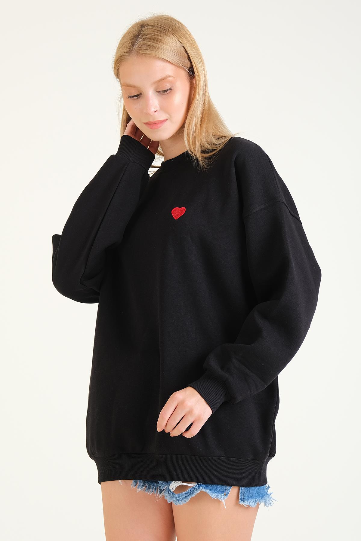 Kadın Kalp Nakışlı 3 İp Şardonlu Oversize Sweatshirt Siyah