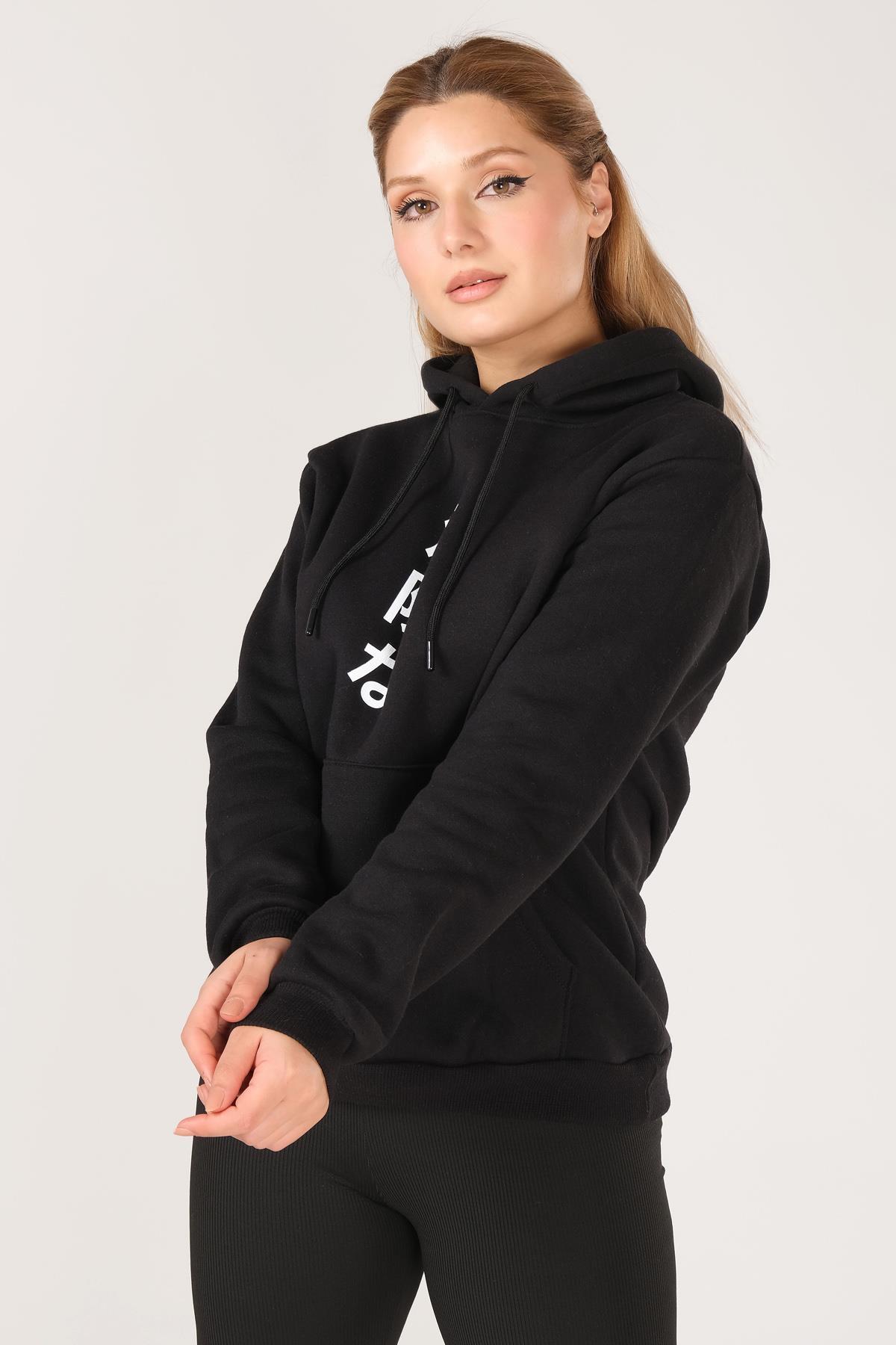 Kadın Kanguru Cep Kapüşonlu Sırt Baskılı Sweatshirt Siyah