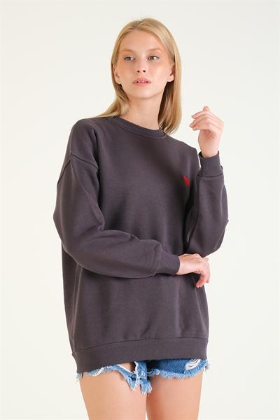 Kadın Kalp Nakışlı 3 İp Şardonlu Oversize Sweatshirt Füme