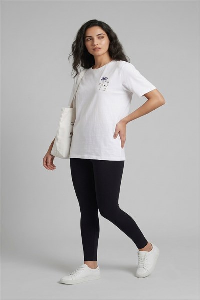 Kadın Köpek Nakışlı Tshirt Ekru