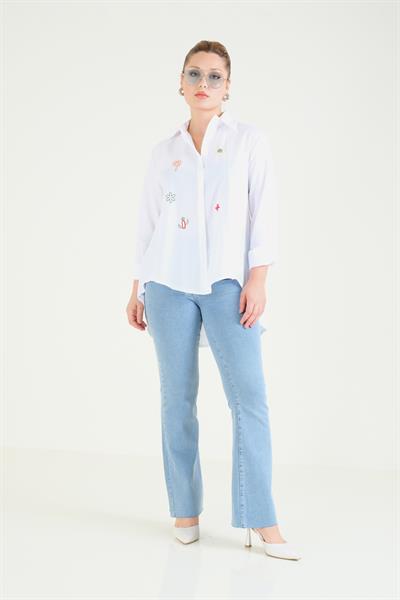 Kadın Oversize İşlemeli Gömlek Beyaz