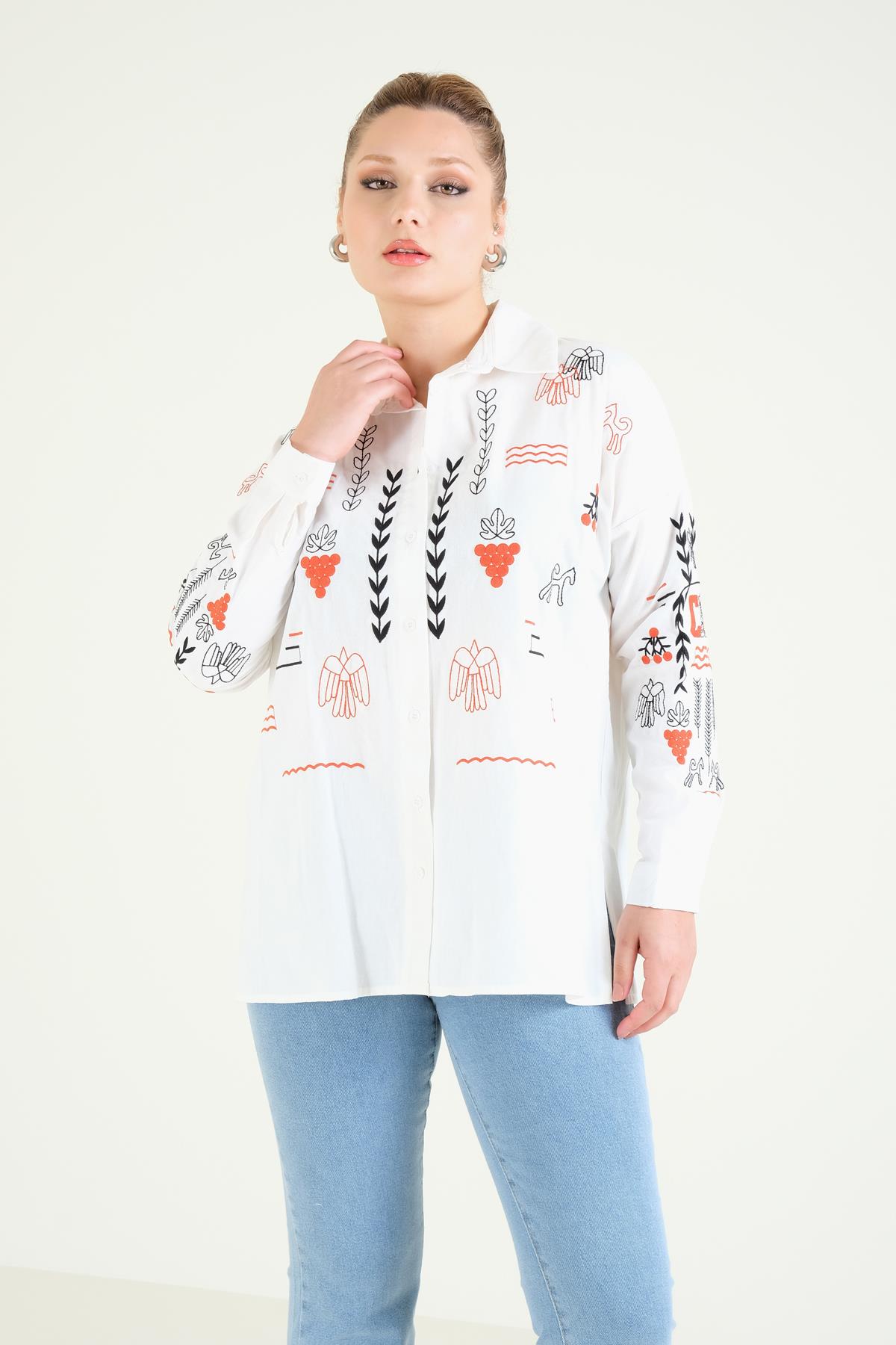 Kadın Oversize İşlemeli Gömlek Beyaz