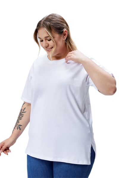 BANEGA Curve Büyük Beden Beyaz Boyfriend Bisiklet Yaka Yırtmaçlı Pamuk Örme T-Shirt