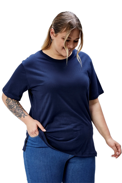 BANEGA Curve Büyük Beden Lacivert Boyfriend Bisiklet Yaka Yırtmaçlı Pamuk Örme T-Shirt
