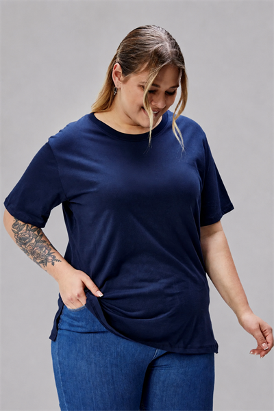 BANEGA Curve Büyük Beden Lacivert Boyfriend Bisiklet Yaka Yırtmaçlı Pamuk Örme T-Shirt