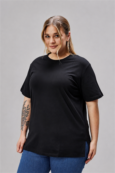 BANEGA Curve Büyük Beden Siyah Boyfriend Bisiklet Yaka Yırtmaçlı Pamuk Örme T-Shirt