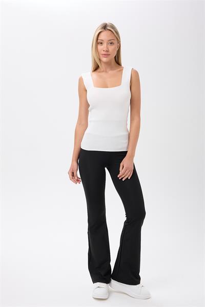 Kadın Kare Yaka Kalın  Askılı Basic Fit Beyaz Bluz Crop Top