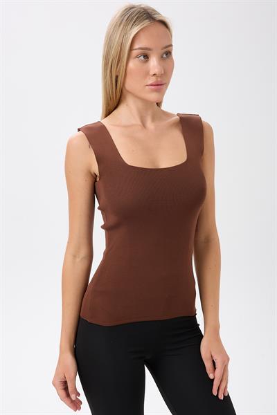 Kadın Kare Yaka Kalın  Askılı Basic Fit Kahve Rengi Bluz Crop Top
