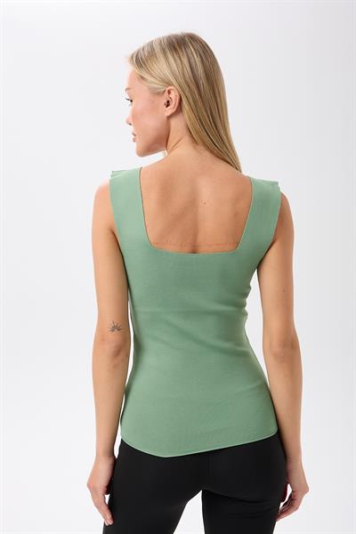 Kadın Kare Yaka Kalın  Askılı Basic Fit Yeşil Bluz Crop Top