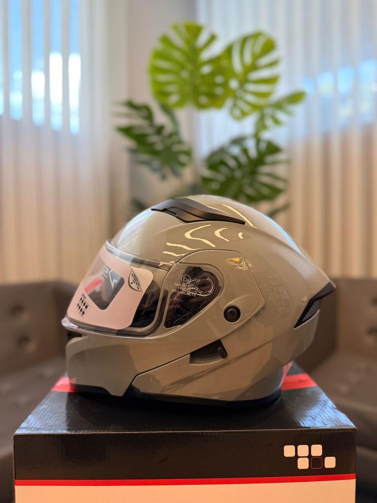 Çene Açılır Kask R52