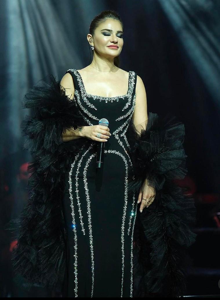 Kristal Taş İşlemeli Uzun Elbise