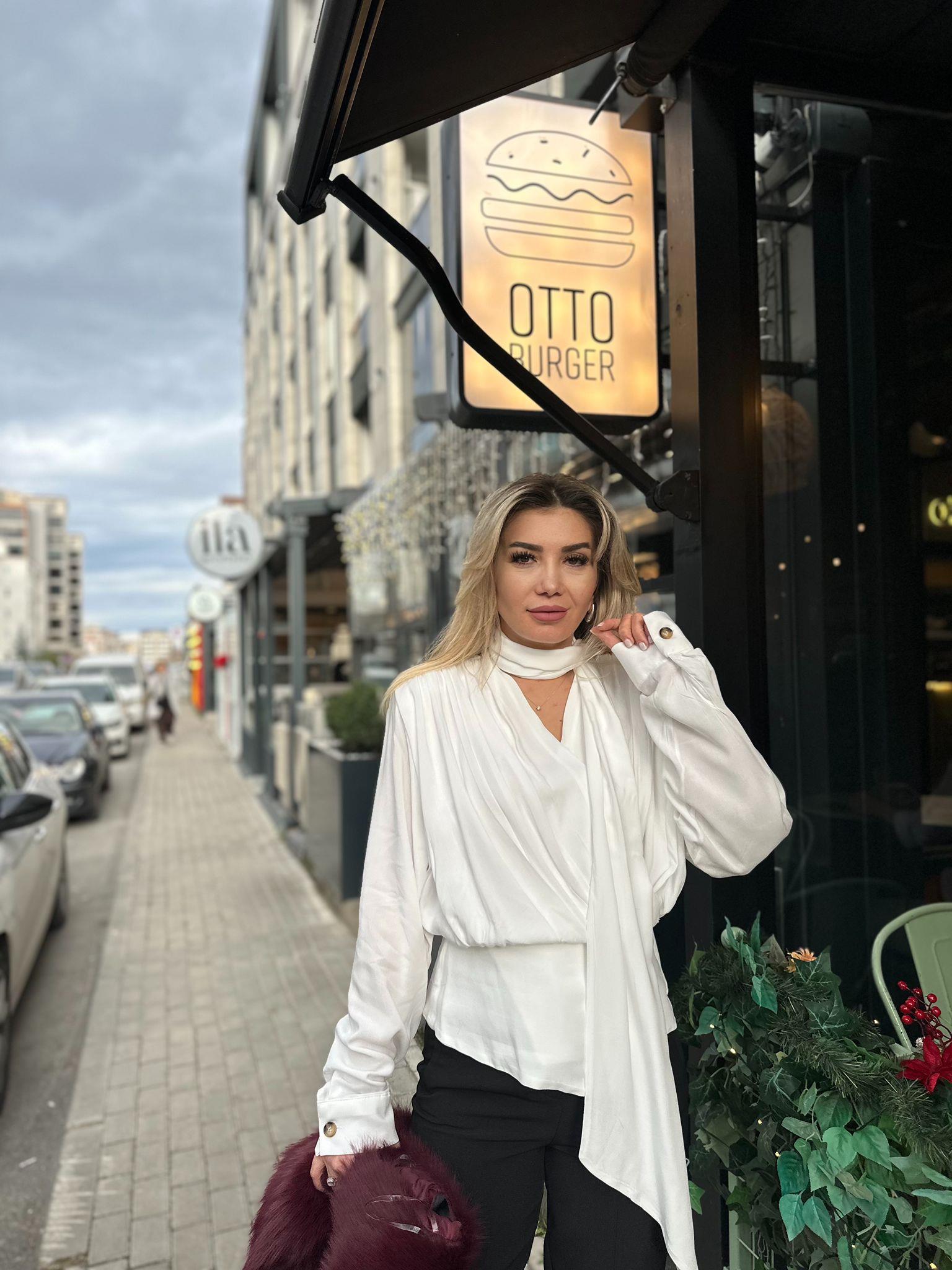 Bağlamalı Tasarım Beyaz Gömlek