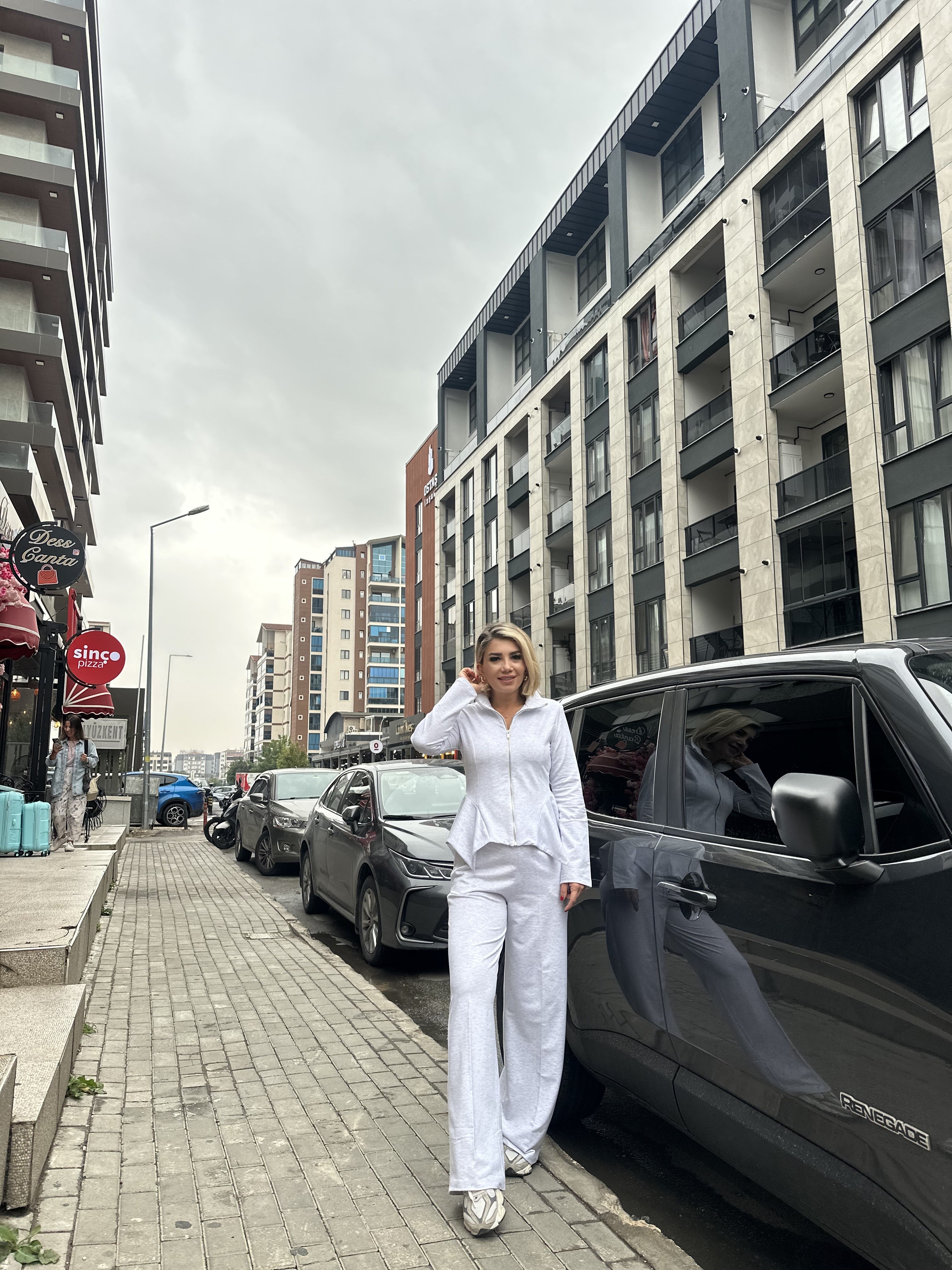 Gri Bel Oturtmalı Eşofman Takımı