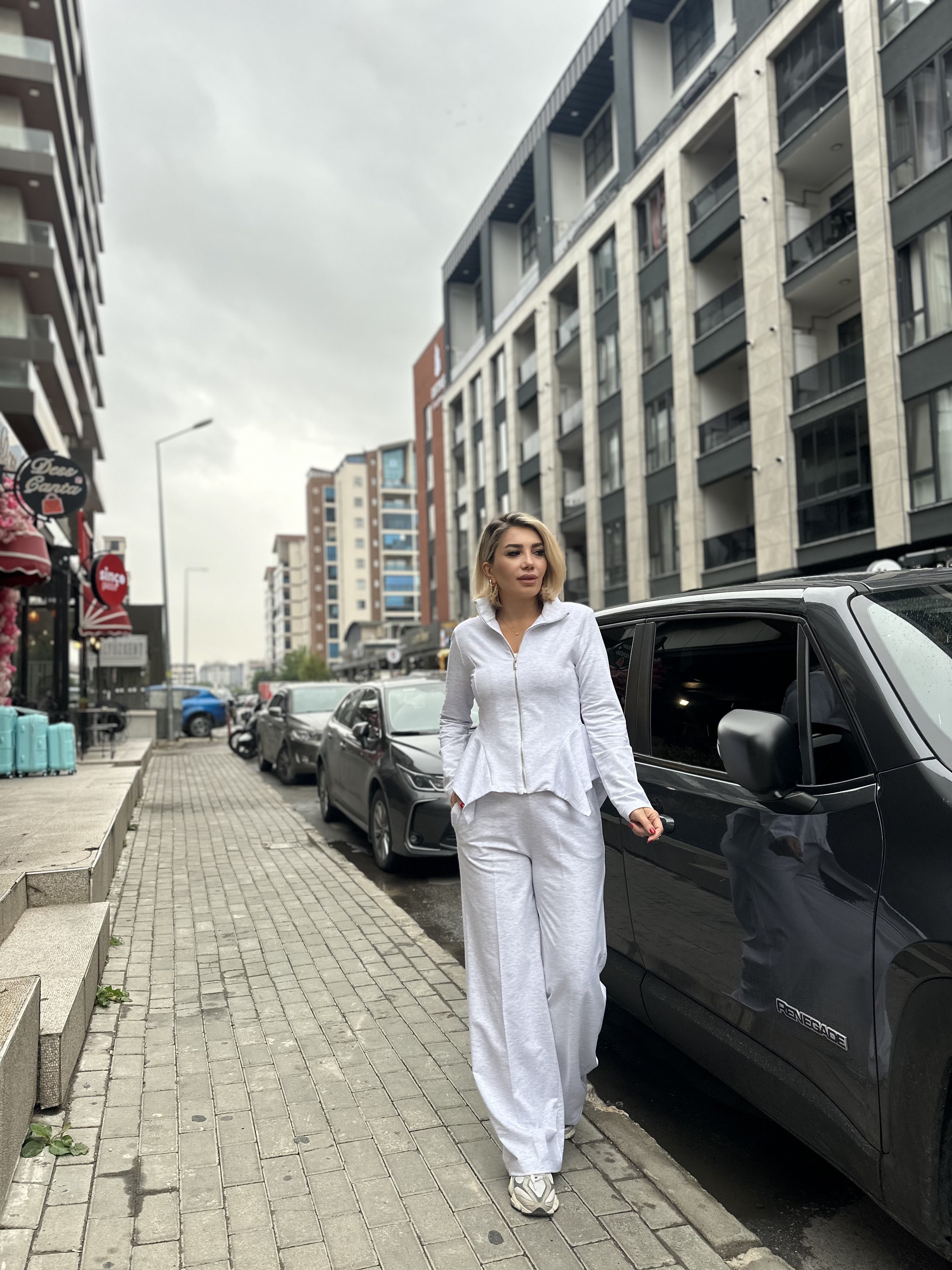 Gri Bel Oturtmalı Eşofman Takımı