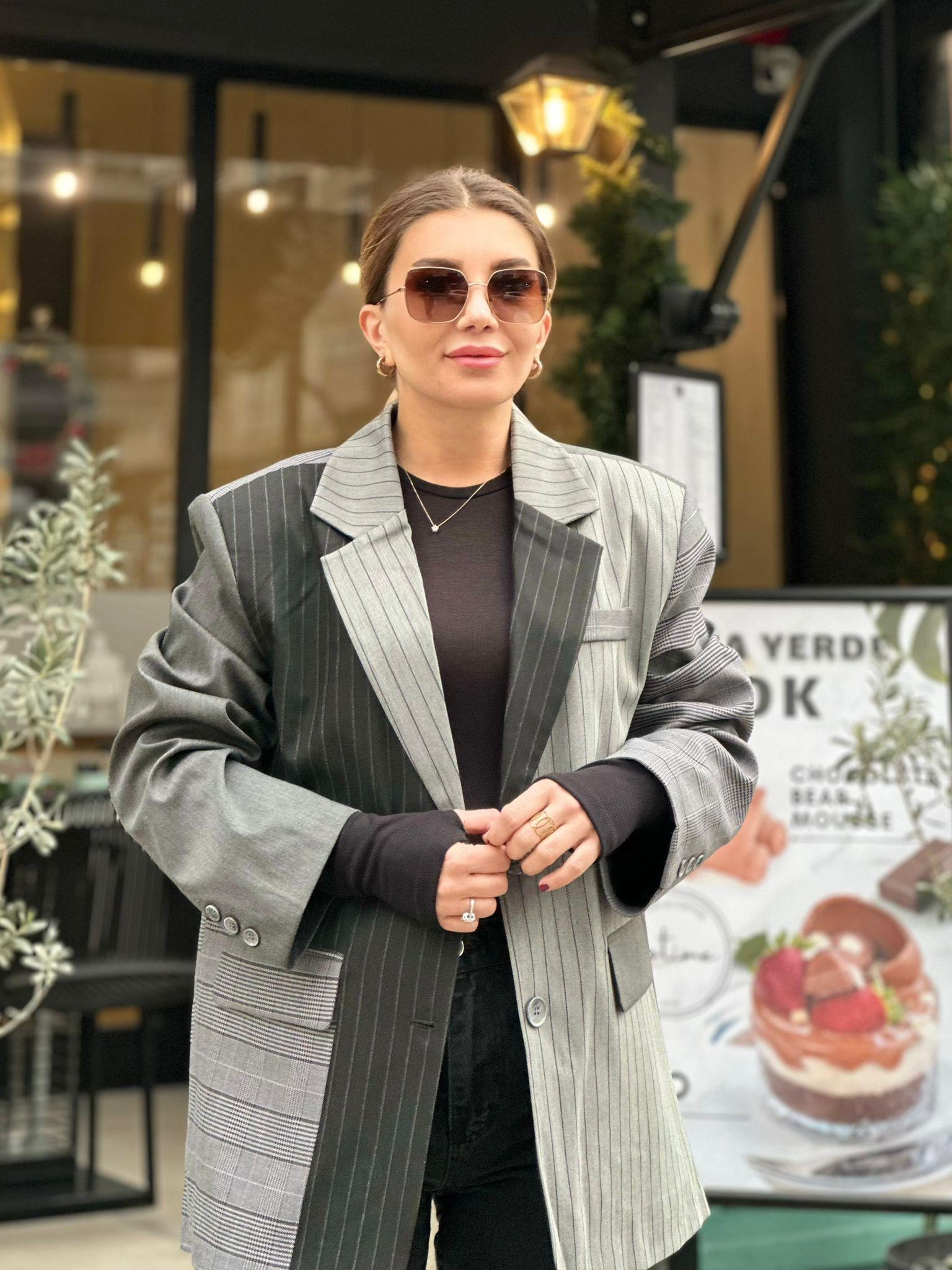 Gri/Siyah Çizgi Detay Ceket