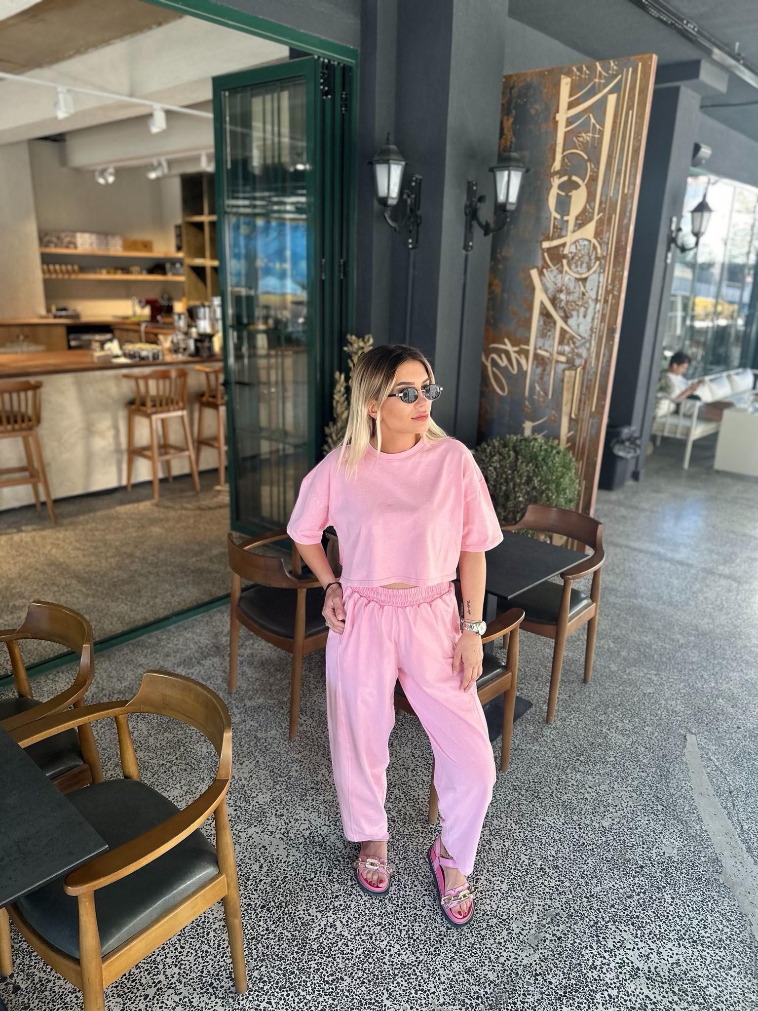 Pembe Eşofman Takımı