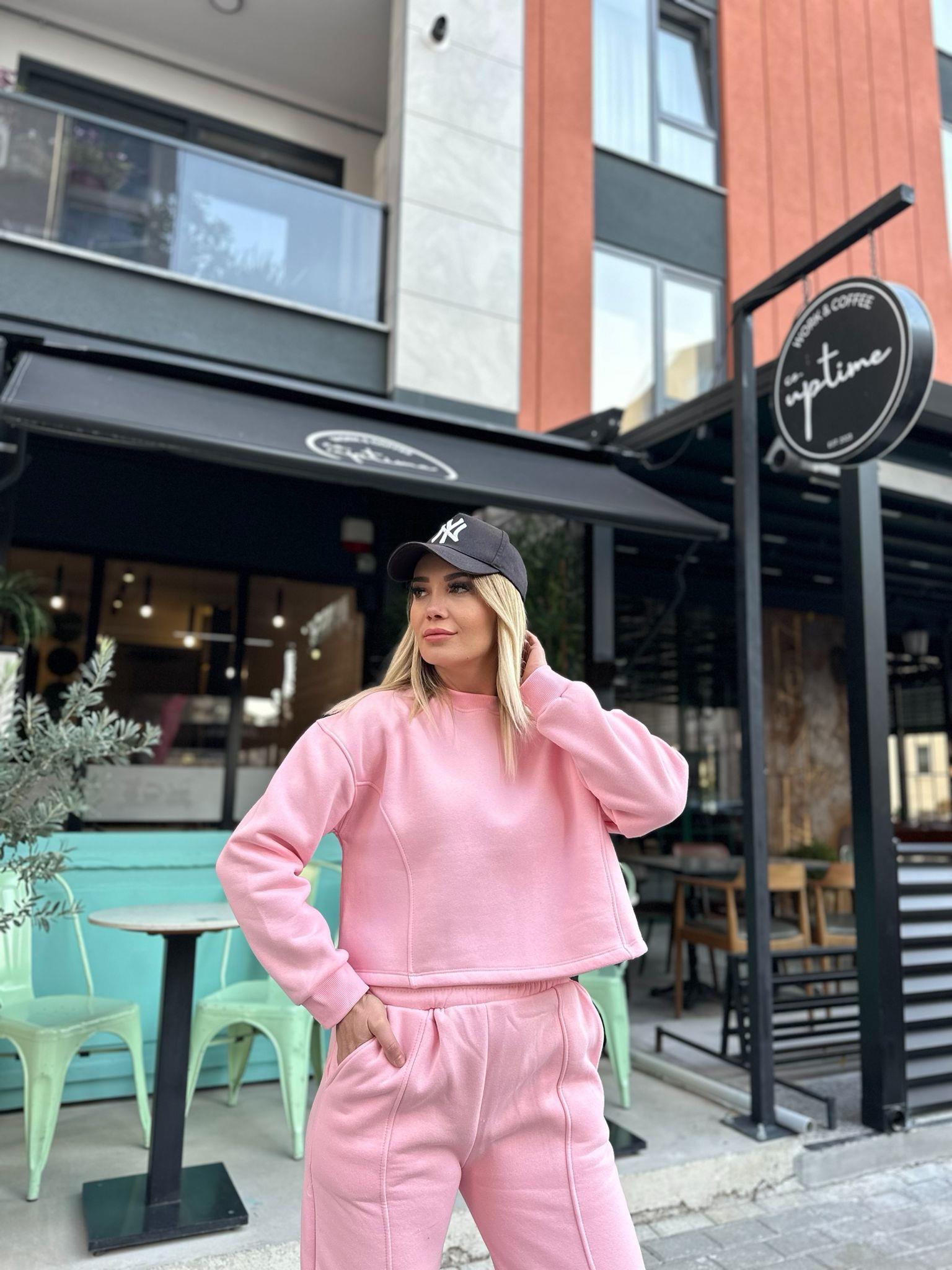 Pembe Eşofman Takımı