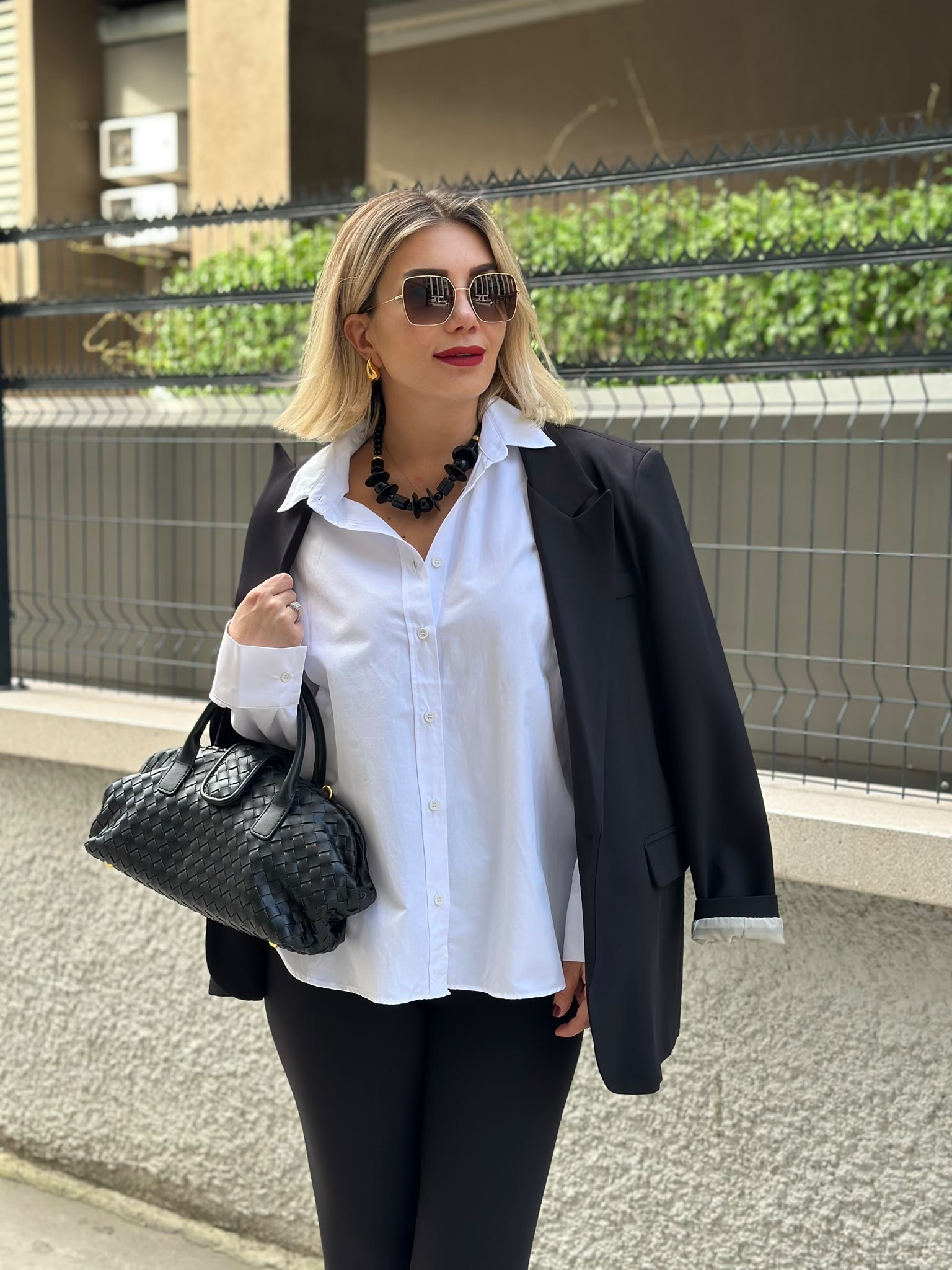 Zamansız Siyah Blazer Ceket