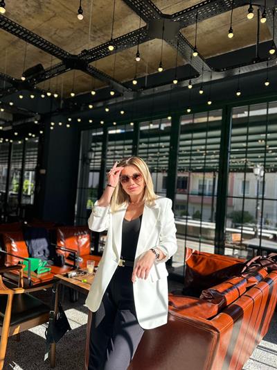 Beyaz Blazer Ceket
