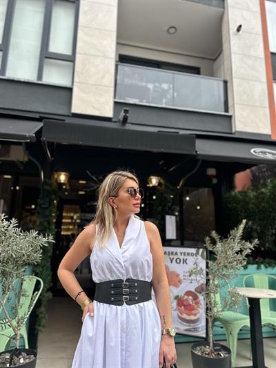 Beyaz Kemer Detay Tasarım Elbise