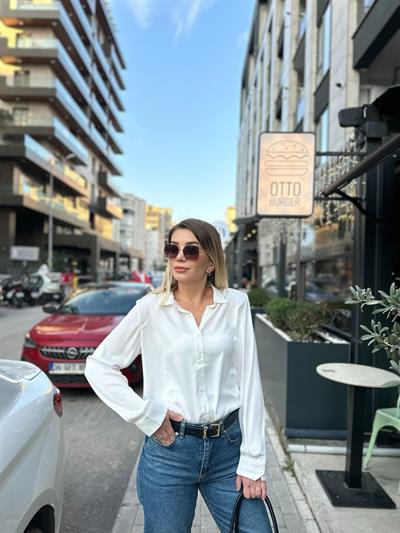 Beyaz Saten Vatkalı Gömlek