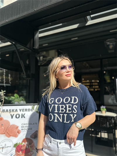 Lacivert Yazı Detay Triko