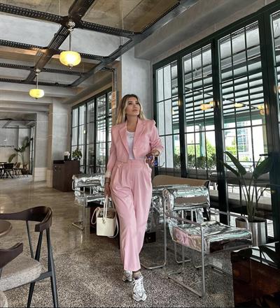 Pembe Ceketli Takım