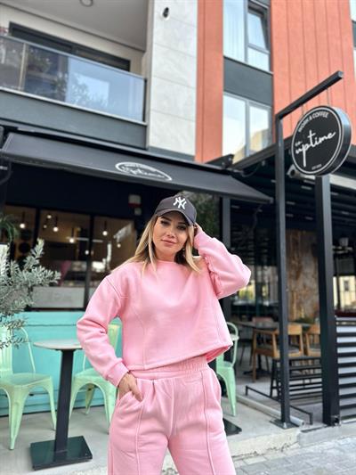 Pembe Eşofman Takımı