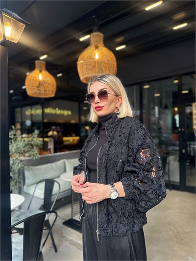 Siyah Güpürlü Bomber Ceket