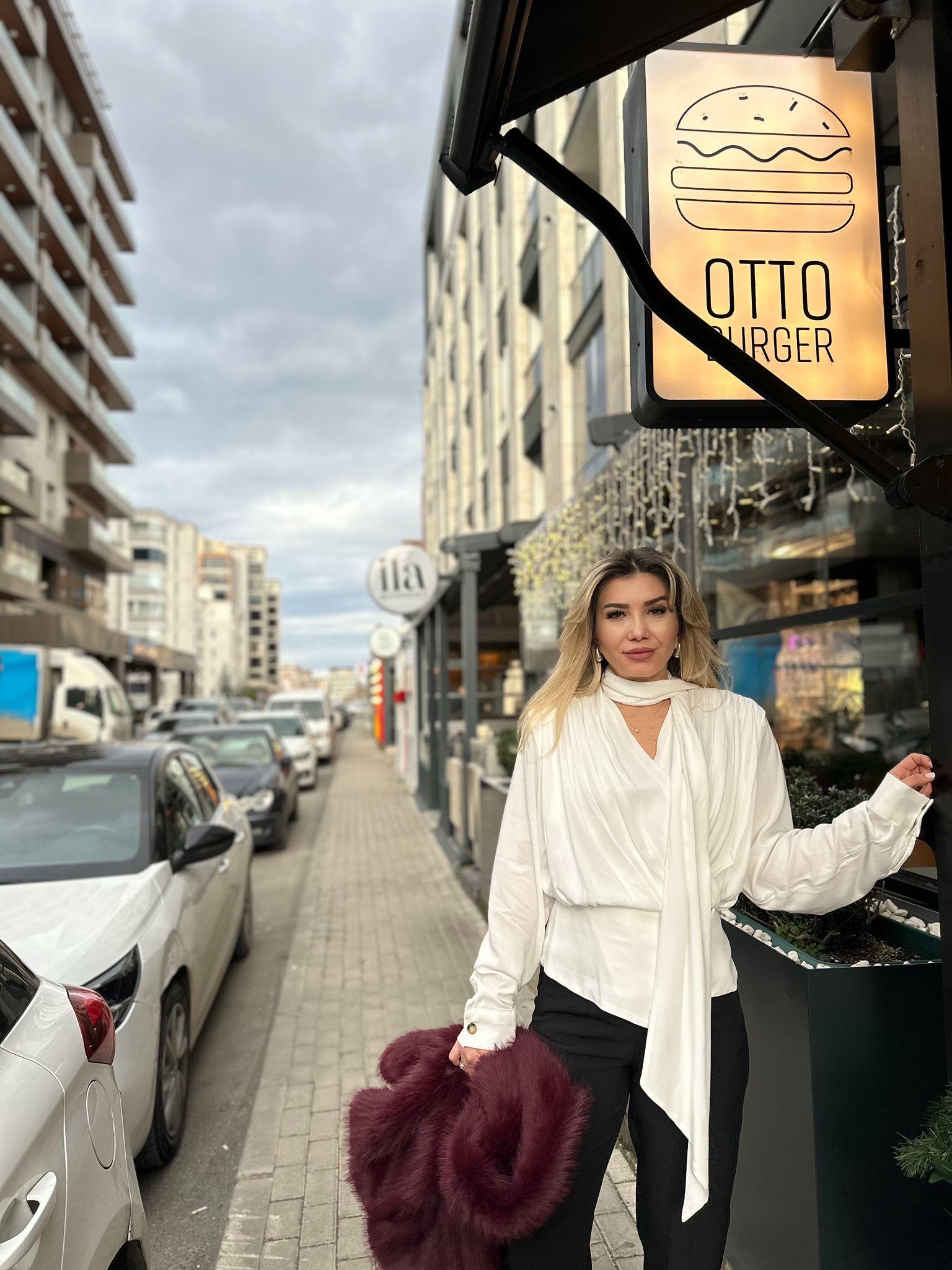 Bağlamalı Tasarım Beyaz Gömlek