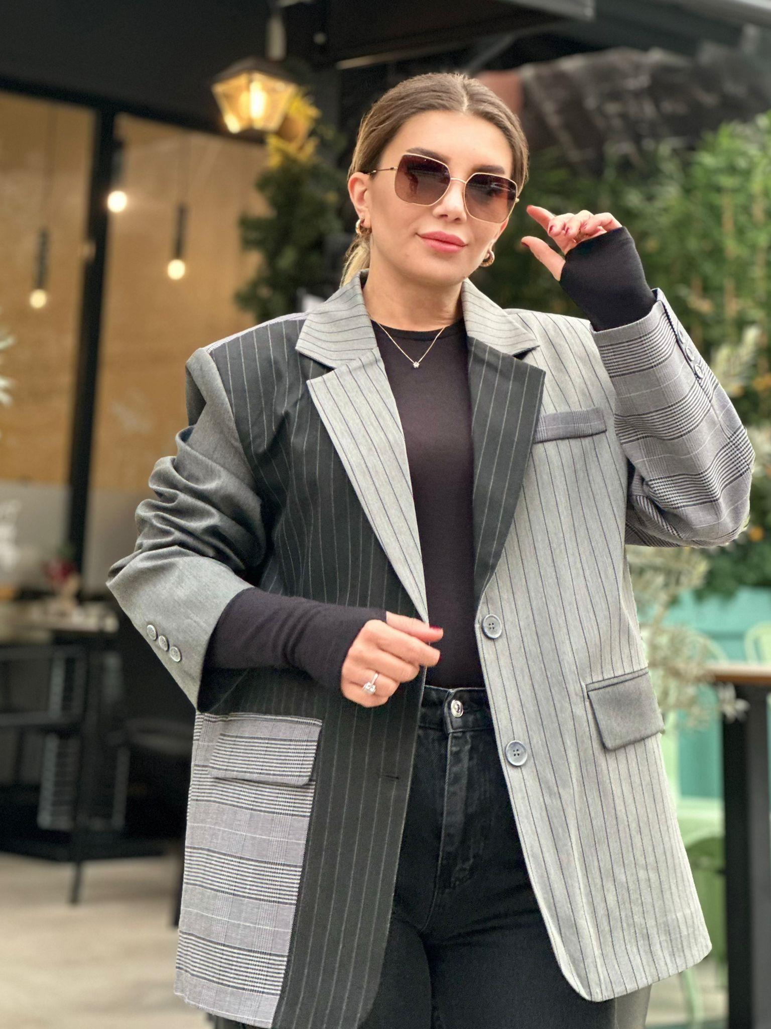 Gri/Siyah Çizgi Detay Ceket