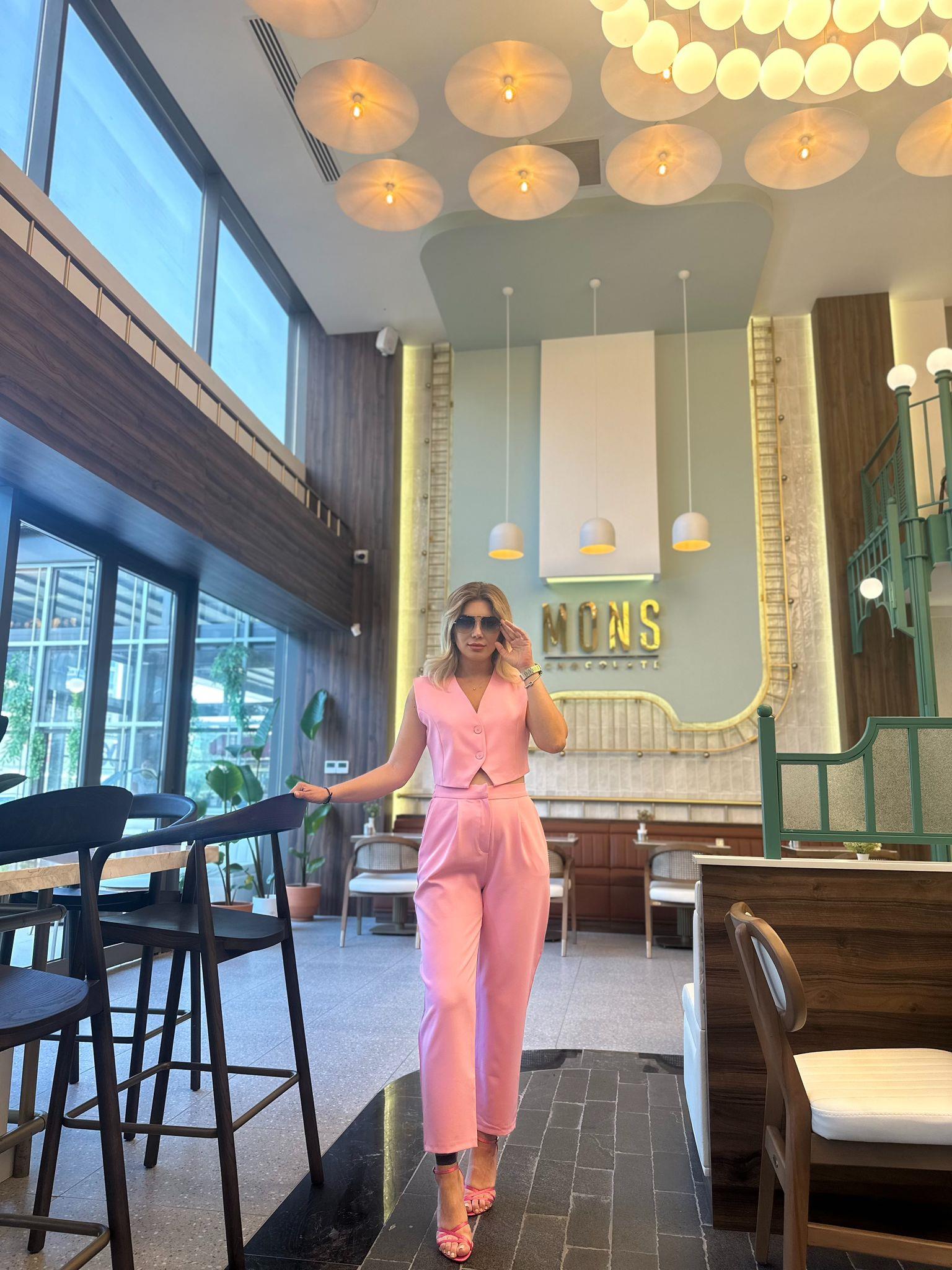 Pembe Yelek Takım