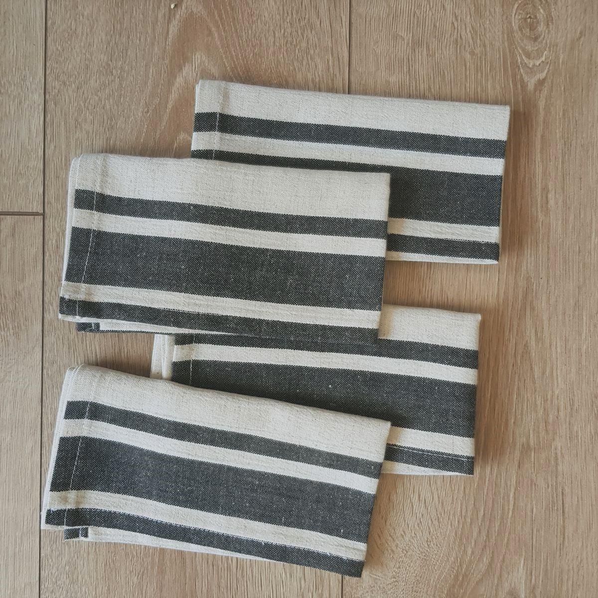 Kara Napkin Natural - Black