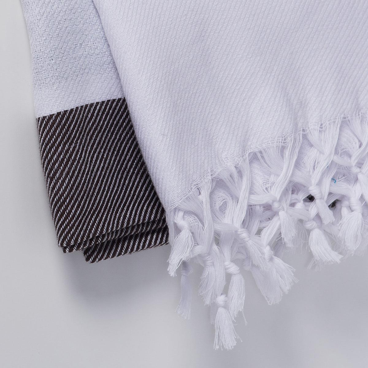 Soho Throw White - Brown