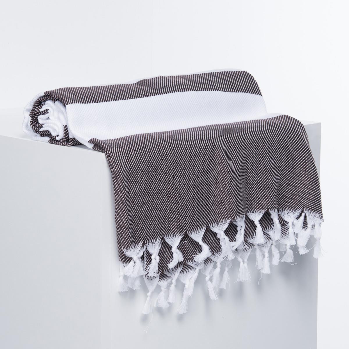 Soho Throw White - Brown
