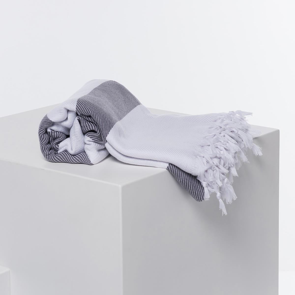 Soho Throw White - Dark Grey