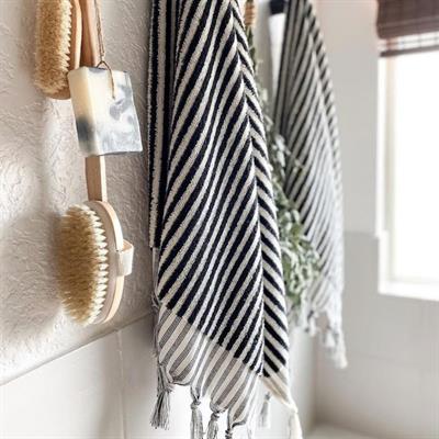 Vertically Striped Towel Natural - Black