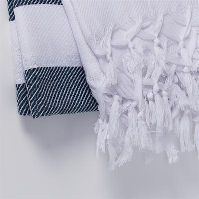 Soho Throw White - Navy