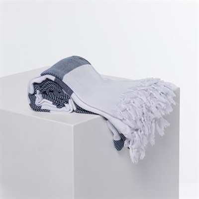 Soho Throw White - Navy