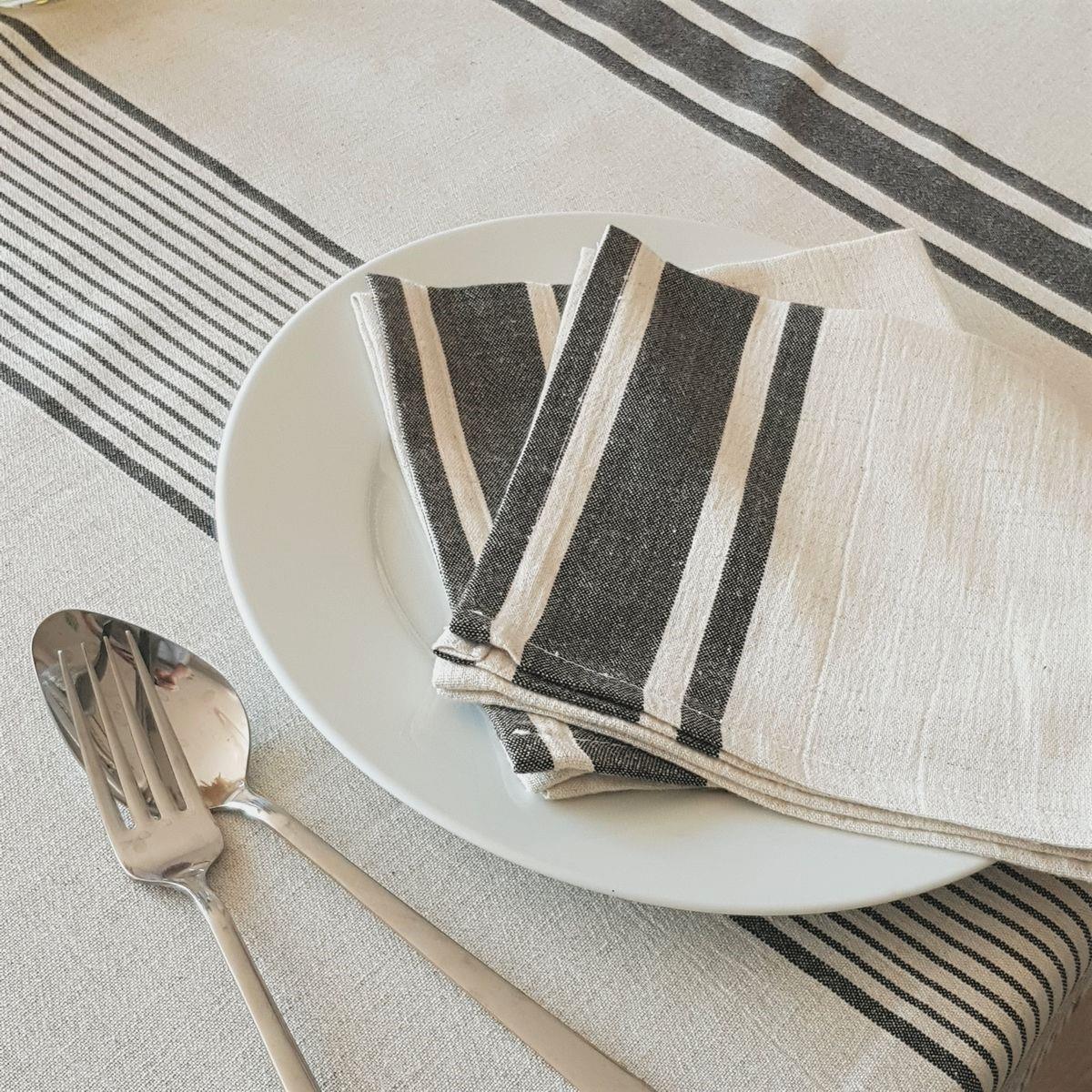 Kara Napkin Natural - Black